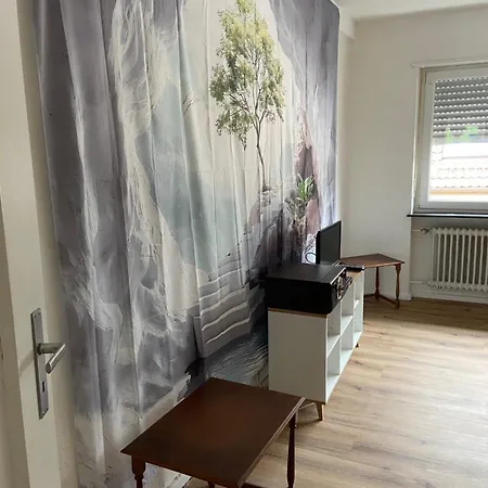 아파트 Ferienwohnung In Pirmasens Fuer 1 - 5 Personen, Mit Wallbox