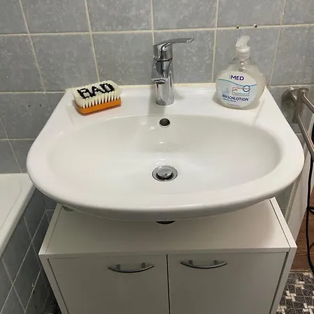 아파트 Ferienwohnung In Pirmasens Fuer 1 - 5 Personen, Mit Wallbox